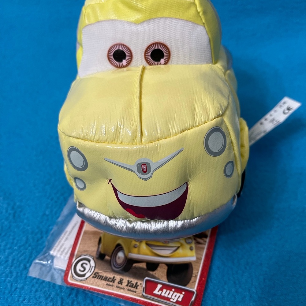 RARE 2005 CARS SMACK & YAK 6” TOY FIGRE MATTEL NEW